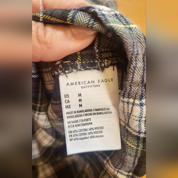 American Eagle Cropped Flannel Patch Shirt NWT SZ MEDIUM - Picture 8 of 10